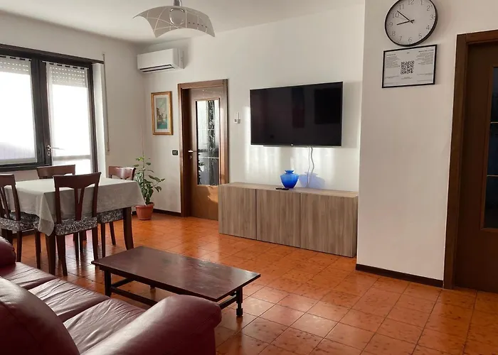 Appartamento Spazioso Con 3 Camere Da Letto